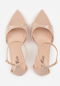 Born2be - Beżowe Eleganckie Sandały Lakierowane na Szpilce ze Sprzączką i Noskiem w Szpic Liviana. Okazja: na co dzień. Zapięcie: sprzączka. Kolor: beżowy. Materiał: lakier. Obcas: na szpilce. Styl: elegancki #5