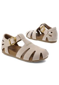 Sandały damskie Artiker, cholewka ze skóry naturalnej zamszowej ażurowa konstrukcja z wycięciami pasek z regulacją na klamrę, beżowe, 58C0328. Zapięcie: klamry. Kolor: beżowy. Materiał: skóra, zamsz. Wzór: ażurowy #5