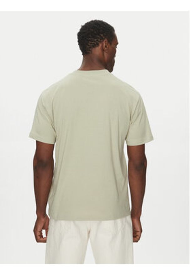 New Balance T-Shirt Reimagined Graphic MT51506 Zielony Relaxed Fit. Kolor: zielony. Materiał: bawełna