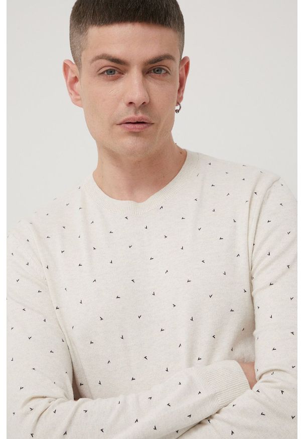 Tom Tailor sweter bawełniany męski kolor beżowy. Kolor: beżowy. Materiał: bawełna. Długość rękawa: długi rękaw. Długość: długie
