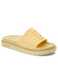 Big-Star - Żółte Klapki Big Star Modne Buty Na Lato. Okazja: na plażę. Kolor: żółty. Sezon: lato. Styl: wakacyjny