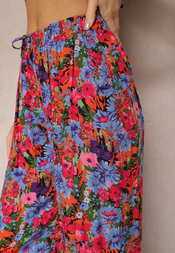 Renee - Fioletowo-Różowe Wiskozowe Spodnie z Prostą Nogawką High Waist w Kwiatowy Wzór Zaranima. Stan: podwyższony. Kolor: fioletowy. Materiał: wiskoza. Wzór: kwiaty. Sezon: lato