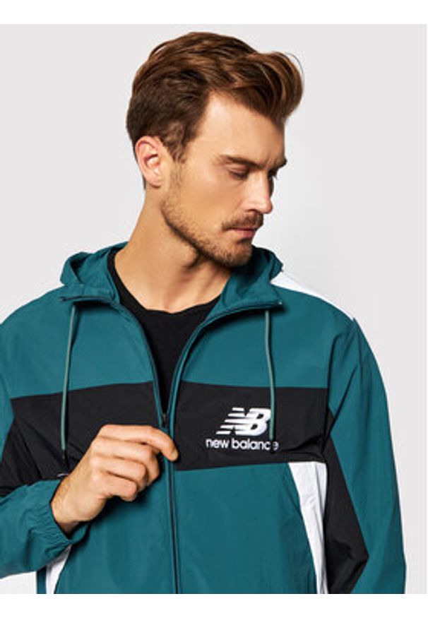 New Balance Wiatrówka MJ13500 Zielony Relaxed Fit. Kolor: zielony. Materiał: syntetyk