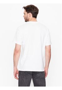 Converse T-Shirt Crystallized Star Chevron 10024596-A02 Biały Standard Fit. Kolor: biały. Materiał: bawełna