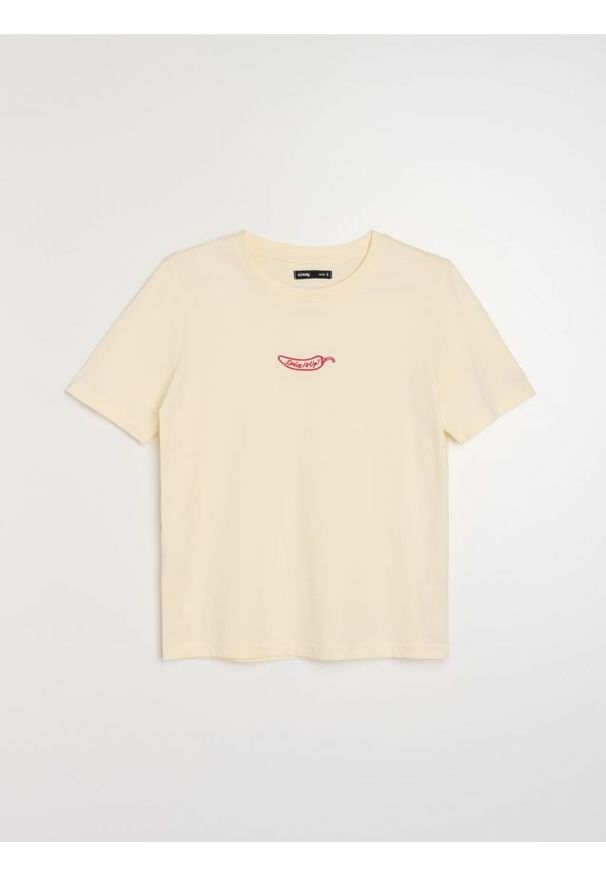 Sinsay - Bawełniana koszulka z haftowanym napisem - żółty. Kolor: żółty. Materiał: bawełna. Wzór: napisy, haft