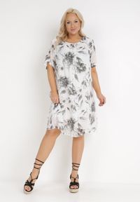 Born2be - Biało-Szara Sukienka z Bawełny Sebaestus. Okazja: na co dzień. Kolekcja: plus size. Kolor: biały. Materiał: bawełna. Wzór: kwiaty. Typ sukienki: dla puszystych, proste. Styl: casual, wakacyjny, klasyczny. Długość: midi #3