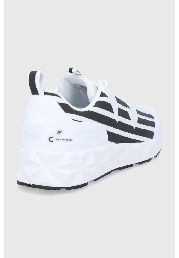 EA7 Emporio Armani Buty kolor biały na płaskiej podeszwie. Nosek buta: okrągły. Zapięcie: sznurówki. Kolor: biały. Materiał: guma. Obcas: na płaskiej podeszwie