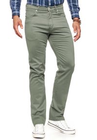 Wrangler - WRANGLER SPODNIE MĘSKIE ARIZONA DUSTY GREEN W12ORW457. Materiał: materiał