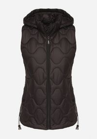 Born2be - Czarna Kamizelka z Odpinanym Kapturem Ozdobiona Pikowaniem Cirisse. Okazja: na spacer, na co dzień. Kolor: czarny. Materiał: jeans. Wzór: aplikacja. Styl: casual, elegancki, klasyczny #3