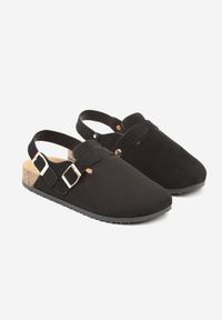 Born2be - Czarne Sandały w Stylu Chodaków Ozdobione Klamrami Qyrraya. Okazja: na co dzień. Zapięcie: klamry. Kolor: czarny. Materiał: jeans. Wzór: aplikacja. Sezon: lato. Styl: casual, elegancki #3