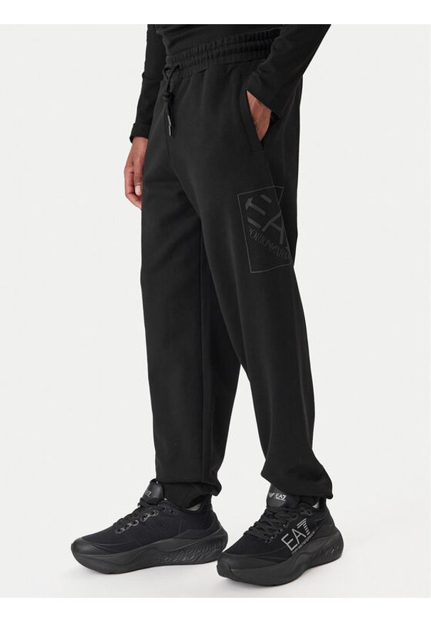 EA7 Emporio Armani Spodnie dresowe 7M001492 AF17787 UC001 Czarny Regular Fit. Kolor: czarny. Materiał: bawełna