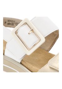 Białe Sandały Remonte Modne Obuwie Damskie Zapinane Na Rzep. Zapięcie: rzepy. Kolor: biały. Materiał: materiał. Wzór: paski. Sezon: lato. Styl: elegancki #6