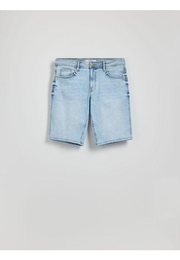 Reserved - Jeansowe szorty slim fit - niebieski. Kolor: niebieski. Materiał: jeans