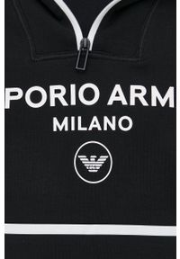 Emporio Armani bluza męska kolor czarny z kapturem z nadrukiem. Typ kołnierza: kaptur. Kolor: czarny. Długość: krótkie. Wzór: nadruk