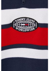 Tommy Jeans sweter bawełniany męski kolor granatowy ciepły z półgolfem. Kolor: niebieski. Materiał: bawełna. Długość rękawa: długi rękaw. Długość: krótkie. Wzór: aplikacja