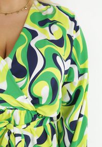 Born2be - Zielona Rozkloszowana Sukienka Maxi w Fantazyjny Print Blanis. Kolor: zielony. Materiał: materiał. Wzór: nadruk. Typ sukienki: kopertowe. Długość: maxi #6
