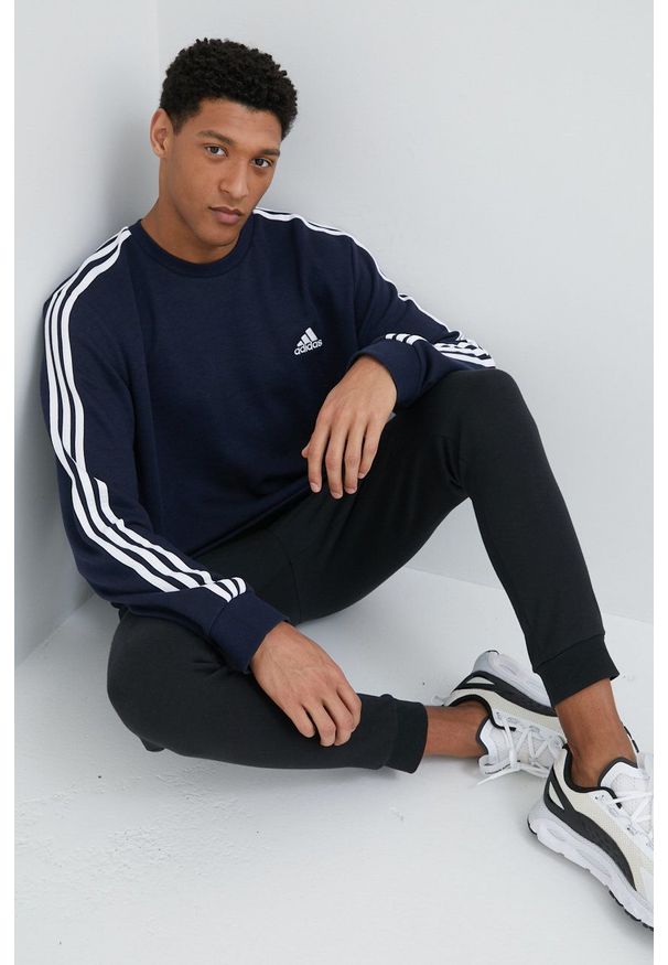 adidas Performance bluza GK9079 męska kolor granatowy z aplikacją. Kolor: niebieski. Materiał: bawełna, materiał. Wzór: aplikacja