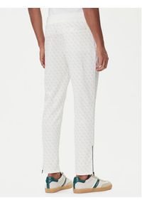 Guess Spodnie dresowe Z2BB05 K7122 Biały Regular Fit. Kolor: biały. Materiał: syntetyk #4
