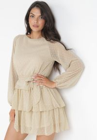 Born2be - Beżowa Sukienka Roseflash. Typ kołnierza: kołnierz z falbankami. Kolor: beżowy. Materiał: materiał, tkanina. Długość: mini #1