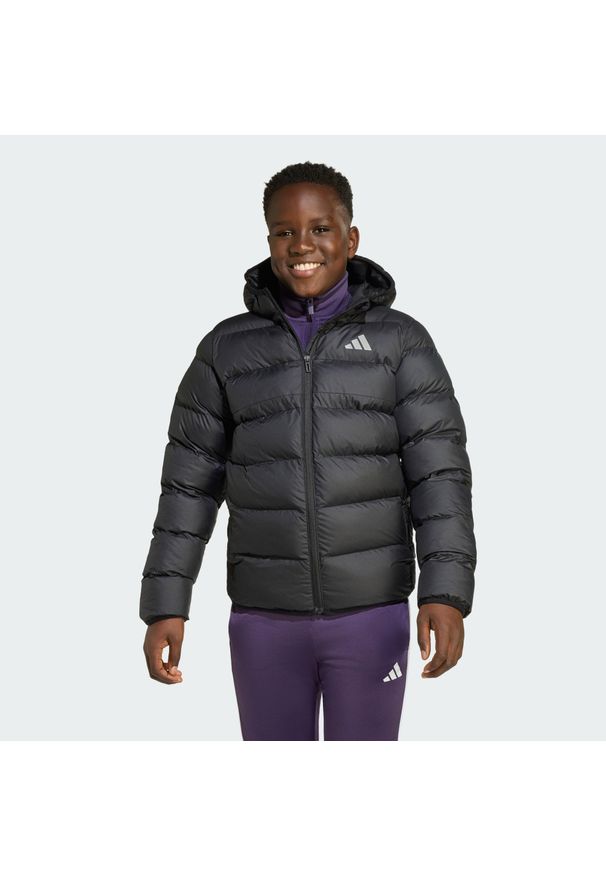 Adidas - Kurtka z syntetycznego puchu dla dzieci. Kolor: czarny. Materiał: syntetyk, puch