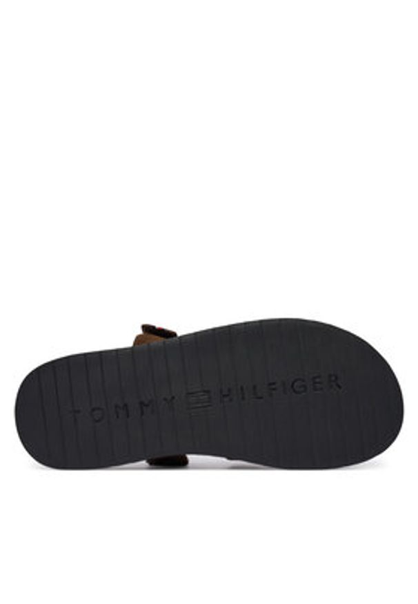 TOMMY HILFIGER - Tommy Hilfiger Klapki Adjustable Premium Suede Sandal FM0FM05774 Brązowy. Kolor: brązowy. Materiał: skóra, zamsz