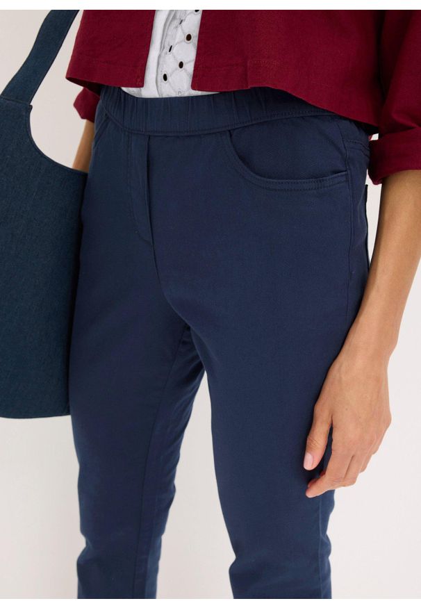 bonprix - Spodnie 7/8 z gumką w talii, ze stretchem. Kolor: niebieski. Styl: elegancki