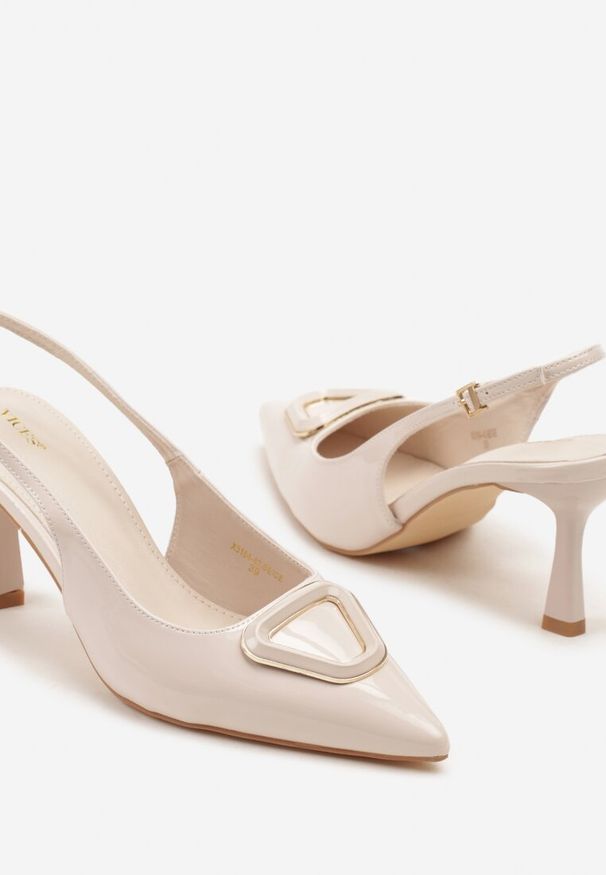 Renee - Beżowe Czółenka Sandały na Szpilce Vices Slingback Lakierowane z Ozdobą Ataloria. Okazja: na co dzień. Zapięcie: sprzączka. Kolor: beżowy. Materiał: lakier. Wzór: aplikacja. Obcas: na szpilce. Styl: elegancki, casual, klasyczny