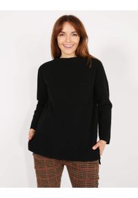 Unisono - GŁADKI SWETER 210-1072 NERO. Materiał: poliester, poliamid, wiskoza. Wzór: gładki