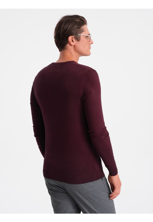 Ombre Clothing - Sweter męski elegancki BASIC V-neck z wiskozą – bordowy V13 OM-SWBS-0107 - XXL. Kolor: czerwony. Materiał: wiskoza. Wzór: haft. Styl: elegancki
