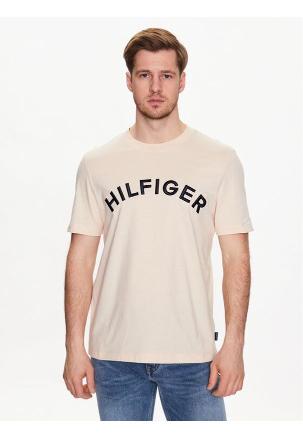 TOMMY HILFIGER - Tommy Hilfiger T-Shirt Arched MW0MW30055 Beżowy Regular Fit. Kolor: beżowy. Materiał: bawełna