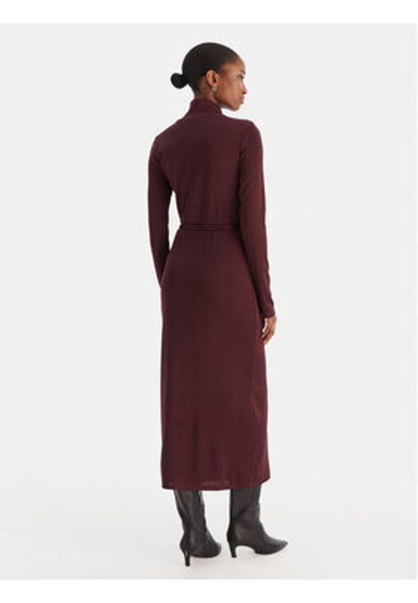 Vero Moda Sukienka dzianinowa Louisa 10336207 Bordowy Loose Fit. Kolor: czerwony. Materiał: syntetyk