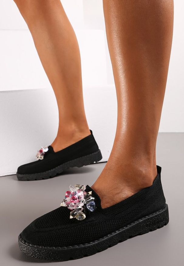 Renee - Czarne Wsuwane Tenisówki Siateczkowe z Kryształami Sealah. Zapięcie: bez zapięcia. Kolor: czarny. Wzór: aplikacja. Sezon: wiosna, lato