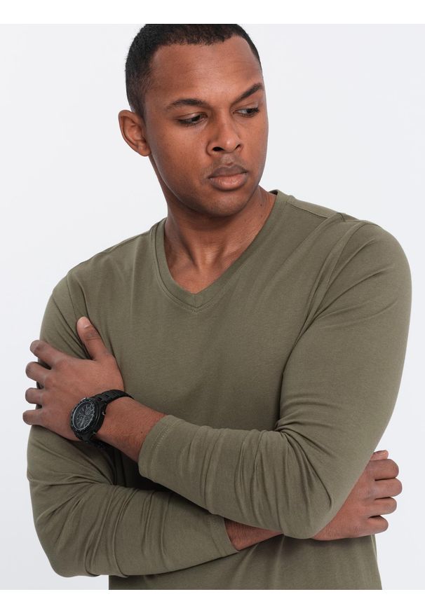 Ombre Clothing - Zestaw longsleeve męski V-NECK - mix 2-pak V5 - Rozmiar: XL. Okazja: na co dzień. Kolor: beżowy. Materiał: tkanina, skóra, bawełna, materiał. Długość rękawa: długi rękaw. Długość: długie. Wzór: jednolity, gładki. Styl: wizytowy, casual, klasyczny