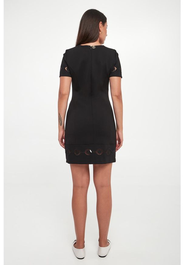 Twinset Milano - Sukienka mini TWINSET. Długość: mini