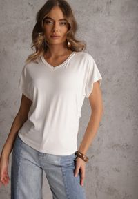 Renee - Biały Wiskozowy T-shirt z Dekoltem V Eupharis. Okazja: na co dzień. Typ kołnierza: dekolt w kształcie V. Kolor: biały. Materiał: wiskoza. Styl: casual, elegancki #1