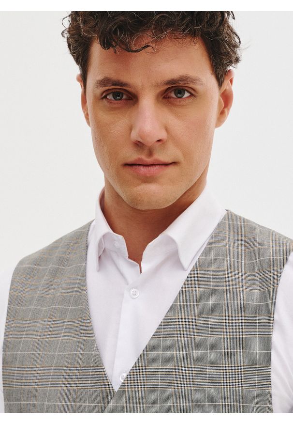 Pako Lorente - PAKO LORENTE – Dwurzędowa kamizelka w kratę. Materiał: poliester, elastan, wiskoza. Styl: elegancki, młodzieżowy