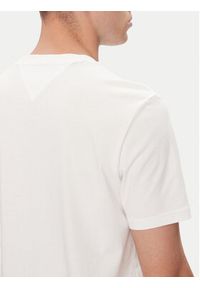 TOMMY HILFIGER - Tommy Hilfiger T-Shirt Stack MW0MW39355 Biały Regular Fit. Kolor: biały. Materiał: bawełna #3