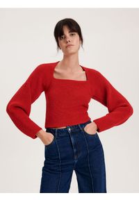 Reserved - Sweter z kwadratowym dekoltem - czerwony. Typ kołnierza: dekolt kwadratowy. Kolor: czerwony. Materiał: dzianina. Wzór: gładki #1