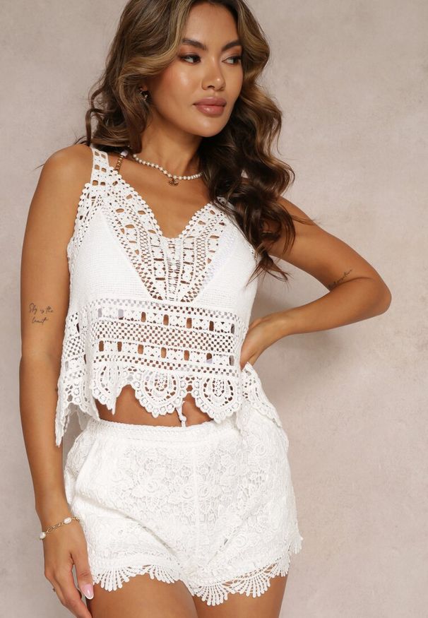 Renee - Biały Top Szydełkowy na Ramiączkach Cascemona. Kolor: biały. Materiał: bawełna, tkanina. Długość rękawa: na ramiączkach. Styl: boho