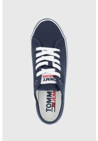 Tommy Jeans tenisówki damskie kolor granatowy. Nosek buta: okrągły. Zapięcie: sznurówki. Kolor: niebieski. Materiał: guma, bawełna