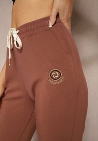 Renee - Brązowe Klasyczne Spodnie Dresowe z Elastyczną Gumką w Pasie Lerinde. Okazja: na co dzień. Kolor: brązowy. Materiał: dresówka. Styl: klasyczny #3