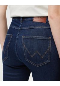 Wrangler - DAMSKIE SPODNIE WRANGLER SLIM DARK WASH 112352574 #6