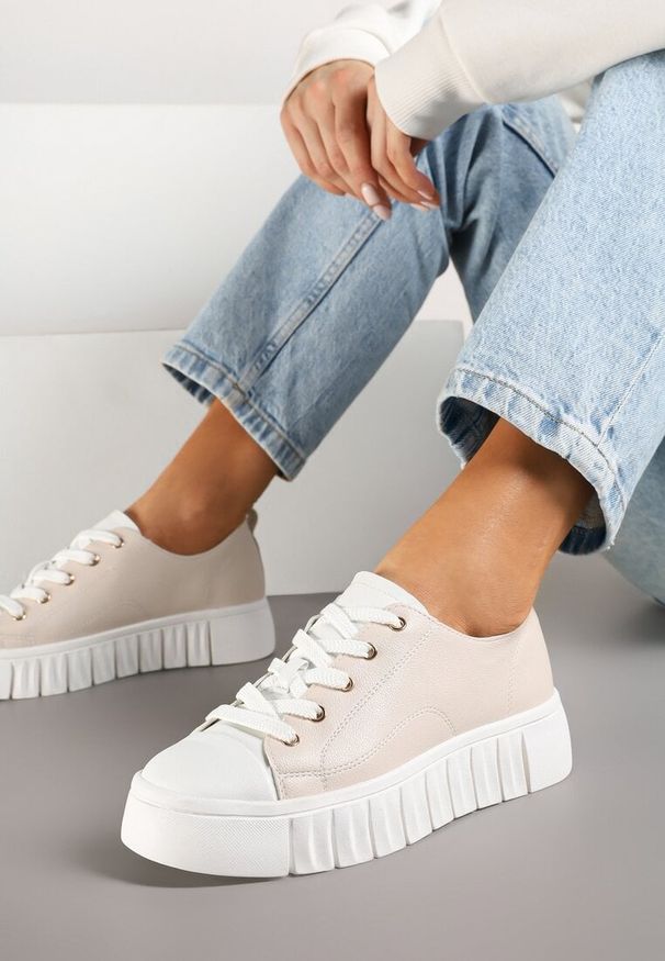 Born2be - Beżowe Sznurowane Sneakersy Vices na Płaskiej Podeszwie Firori. Zapięcie: sznurówki. Kolor: beżowy. Materiał: jeans. Wzór: aplikacja, jednolity. Obcas: na płaskiej podeszwie