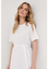 TwinSet - Twinset sukienka bawełniana kolor biały midi rozkloszowana. Kolor: biały. Materiał: bawełna. Długość rękawa: krótki rękaw. Wzór: haft. Długość: midi