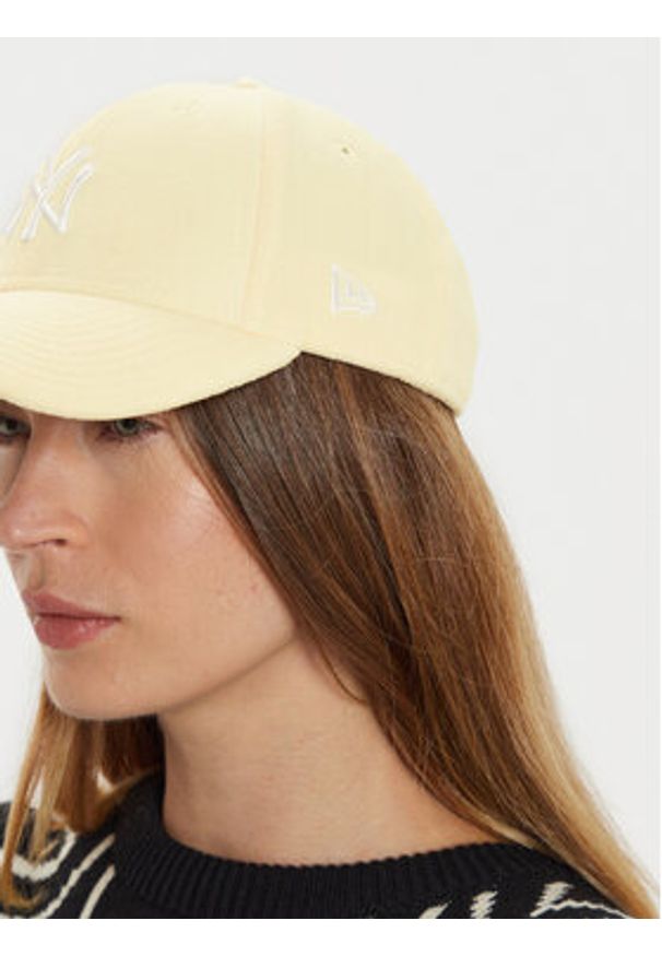 New Era Czapka z daszkiem Cosy New York Yankees 60565256 Écru. Materiał: poliester