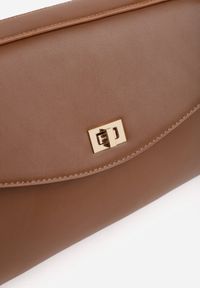 Born2be - Brązowa Elegancka Torebka Listonoszka o Fasonie Kuferka z Rączką i Klapą Thexan. Kolor: brązowy. Wzór: gładki. Styl: elegancki #2