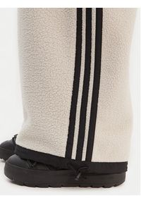 Adidas - adidas Ogrodniczki Moon Boot JM1106 Beżowy Loose Fit. Kolor: beżowy. Materiał: syntetyk #3