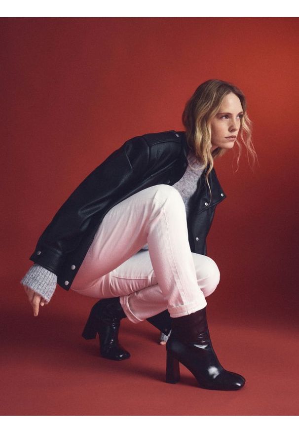 Reserved - Botki na obcasie - czarny. Kolor: czarny. Materiał: skóra. Obcas: na obcasie. Wysokość obcasa: średni