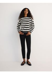 Reserved - Jeansy slim push up - czarny. Kolor: czarny. Materiał: jeans