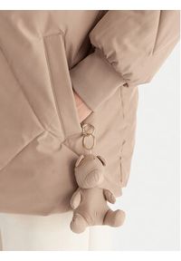 Guess Kurtka zimowa V5BL13 WHHZ2 Beżowy Regular Fit. Kolor: beżowy. Materiał: syntetyk. Sezon: zima #3